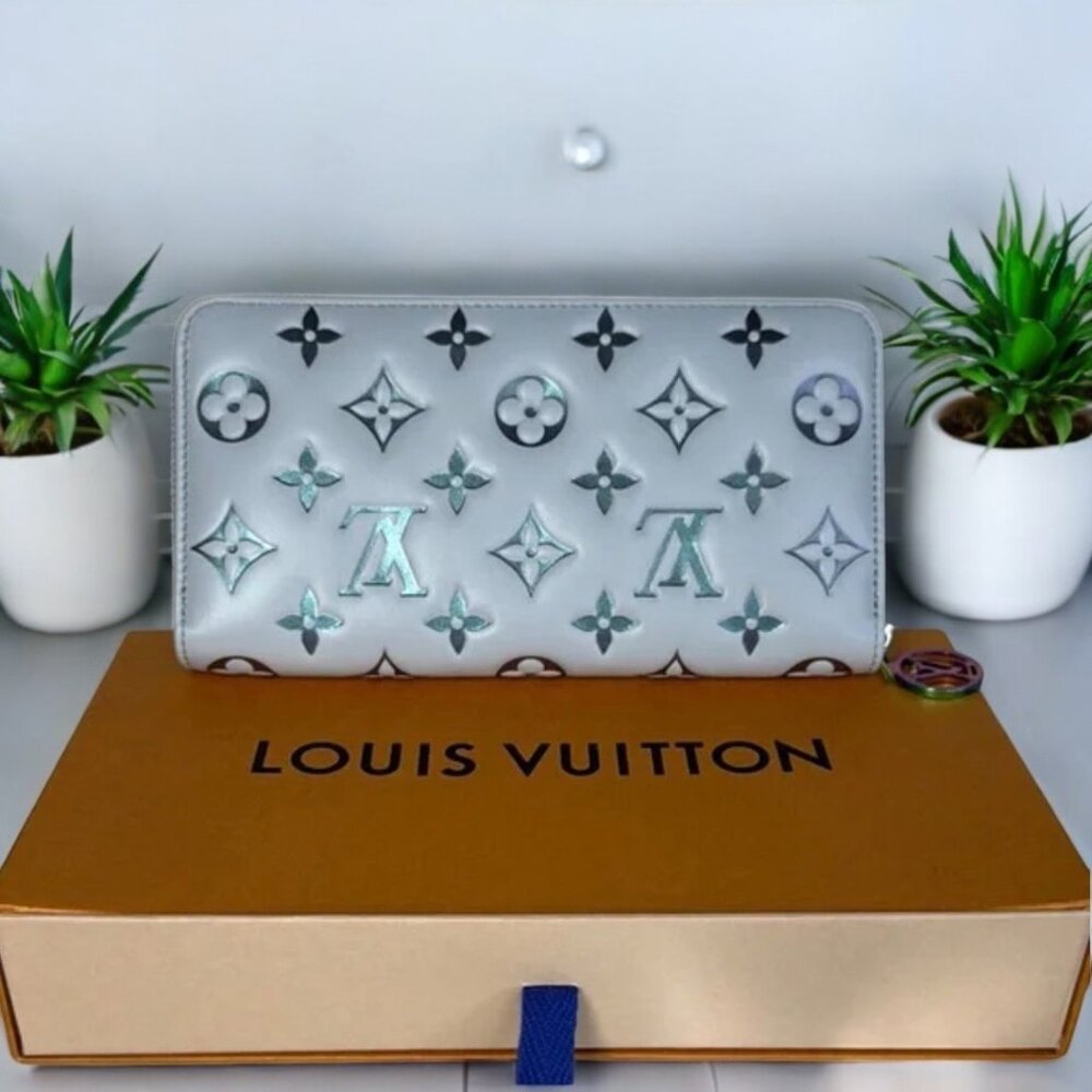 Louis Vuitton Ski Coussin Iridescent Monogram Zippy Wallet - NEW - All Inclusive